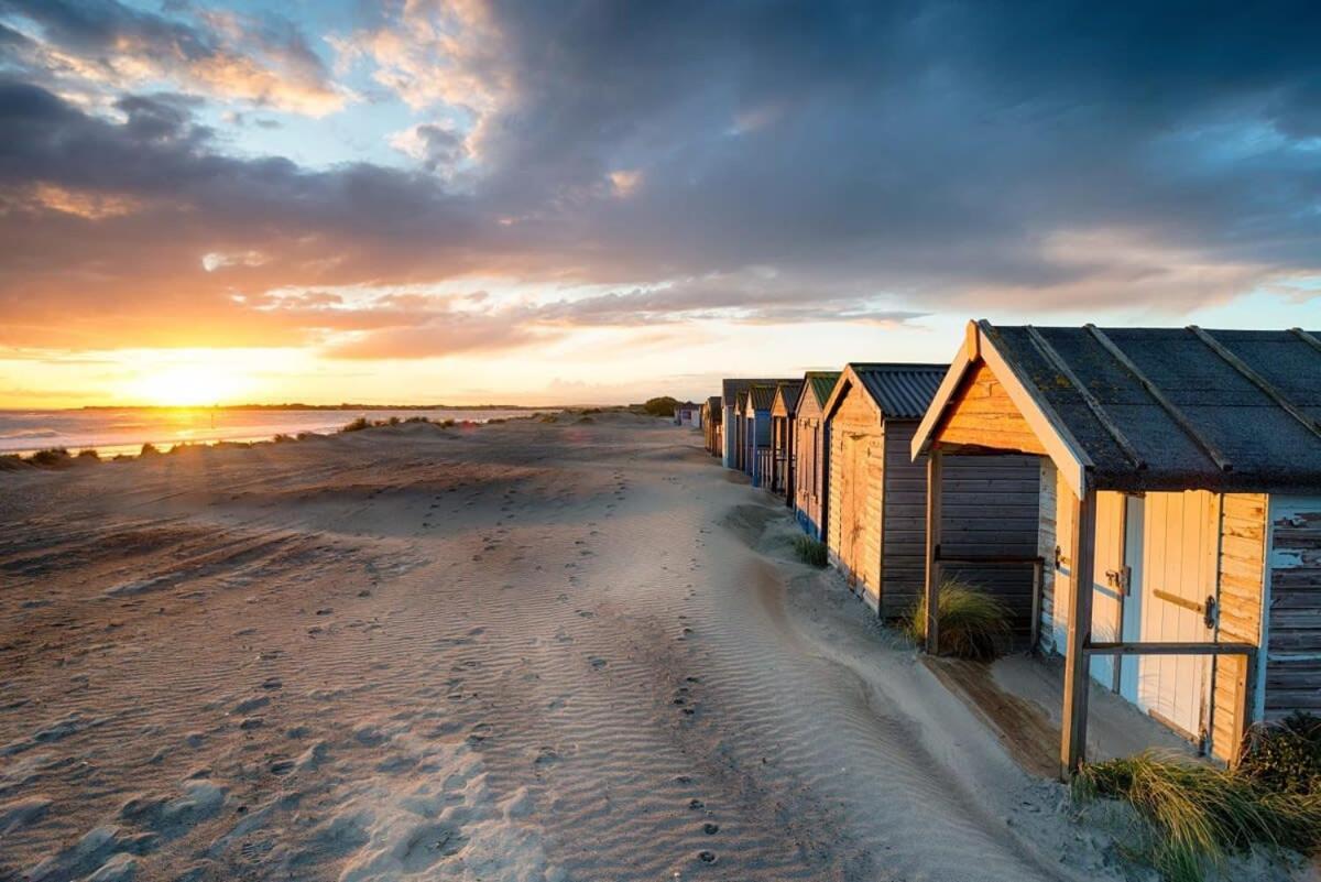 Seaside Detached 4Bd Home Nr Shops Parking Garden West Wittering Exteriör bild